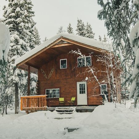 Tagish Little Atlin Lodge מראה חיצוני תמונה