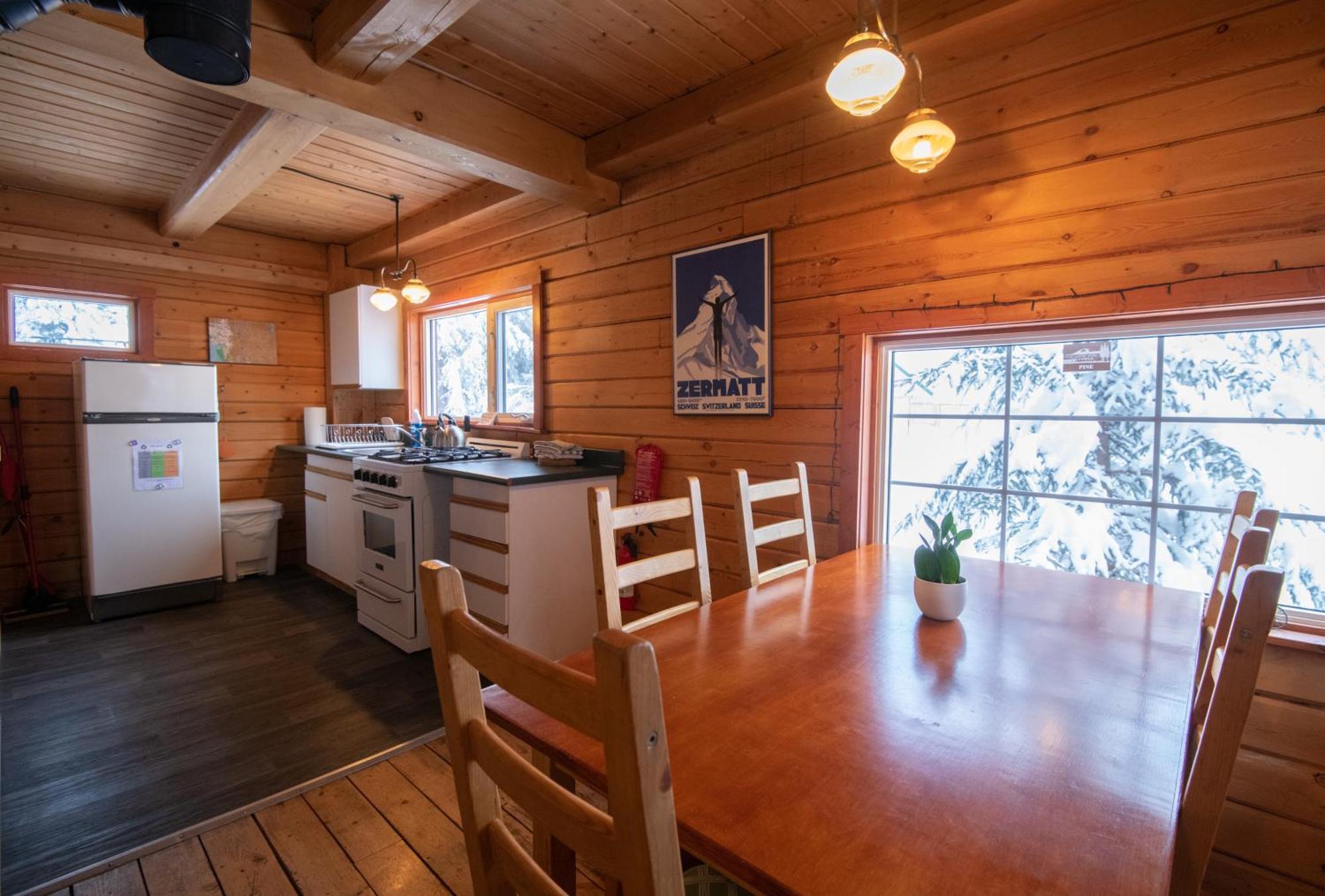 Tagish Little Atlin Lodge מראה חיצוני תמונה