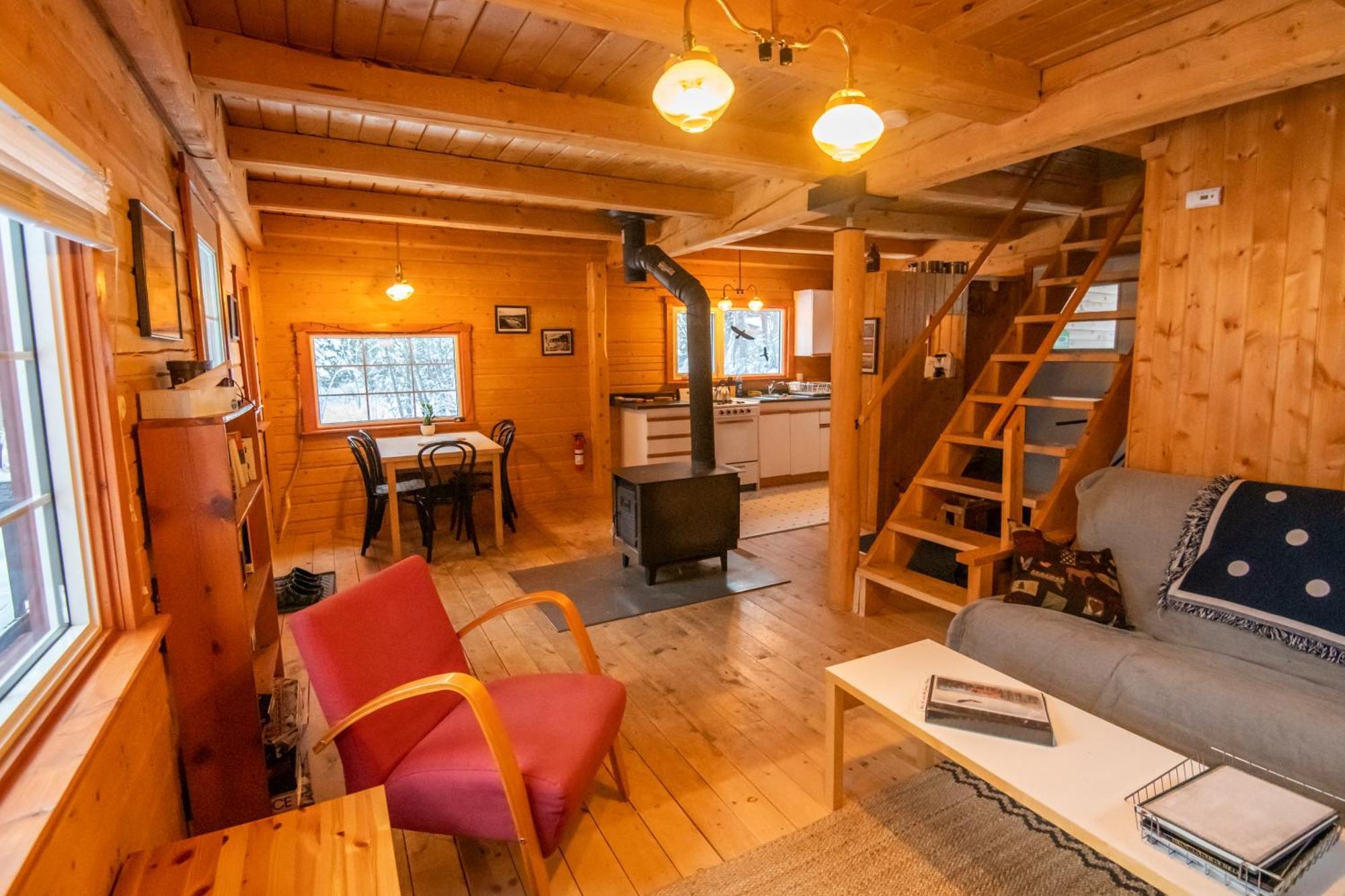 Tagish Little Atlin Lodge מראה חיצוני תמונה