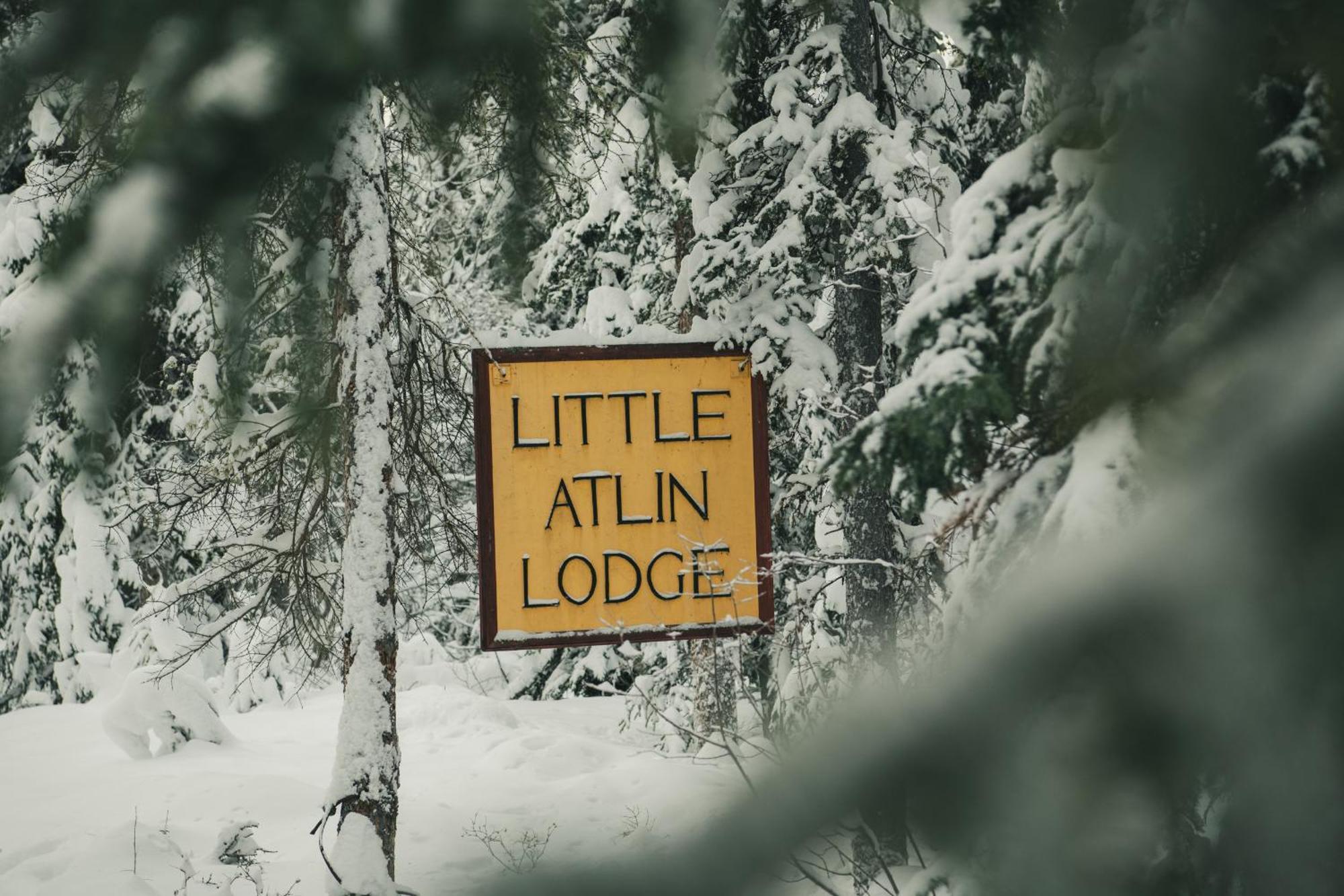Tagish Little Atlin Lodge מראה חיצוני תמונה