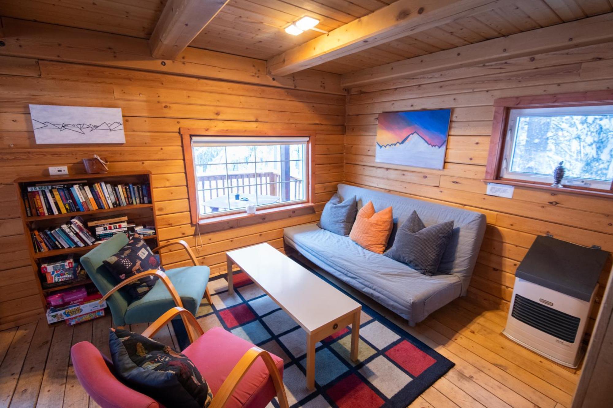 Tagish Little Atlin Lodge מראה חיצוני תמונה