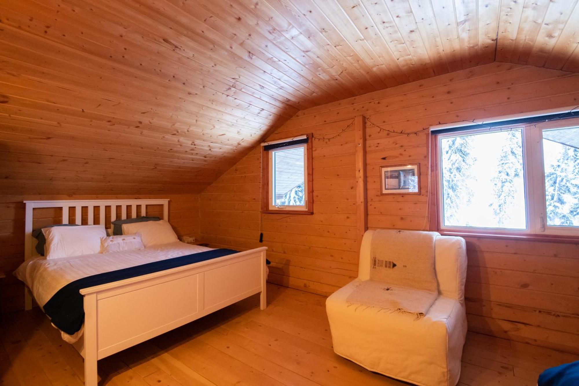 Tagish Little Atlin Lodge מראה חיצוני תמונה